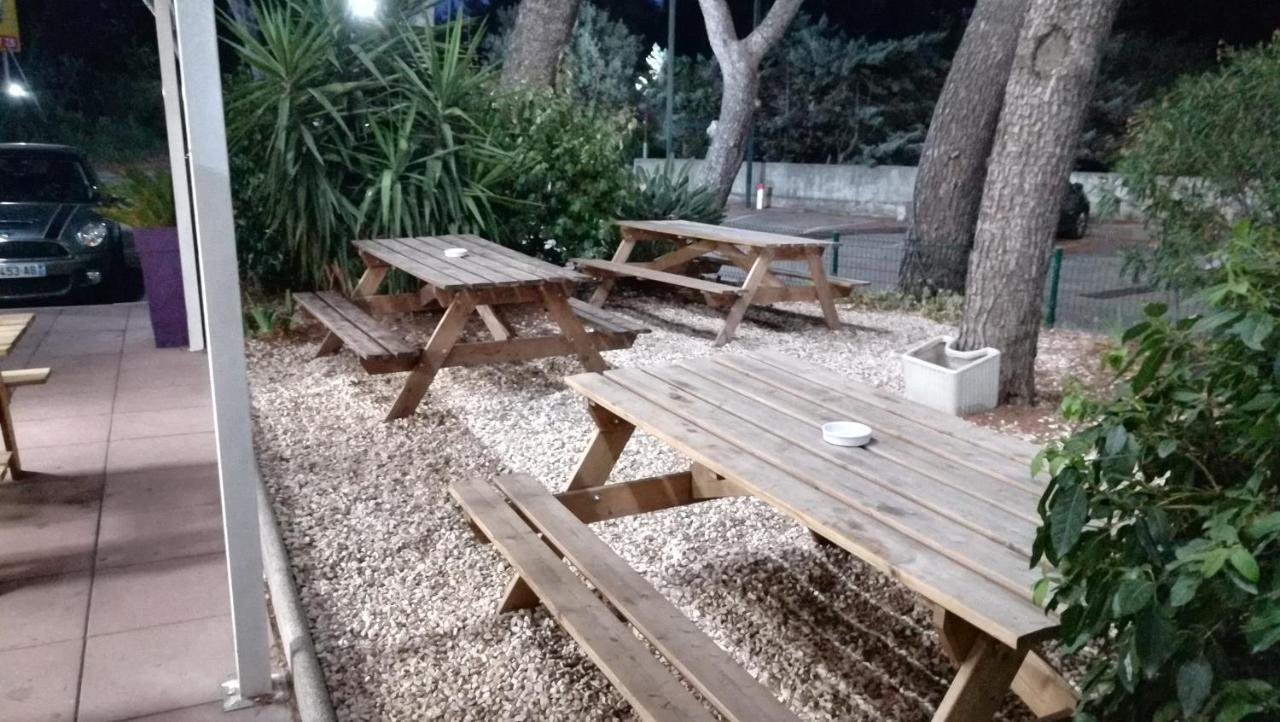 Hotel Parc Azur - Toulon Ollioules Exteriör bild